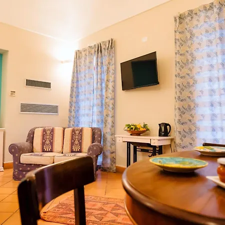 Yourhome - Casa Cafiero Bed & Breakfast